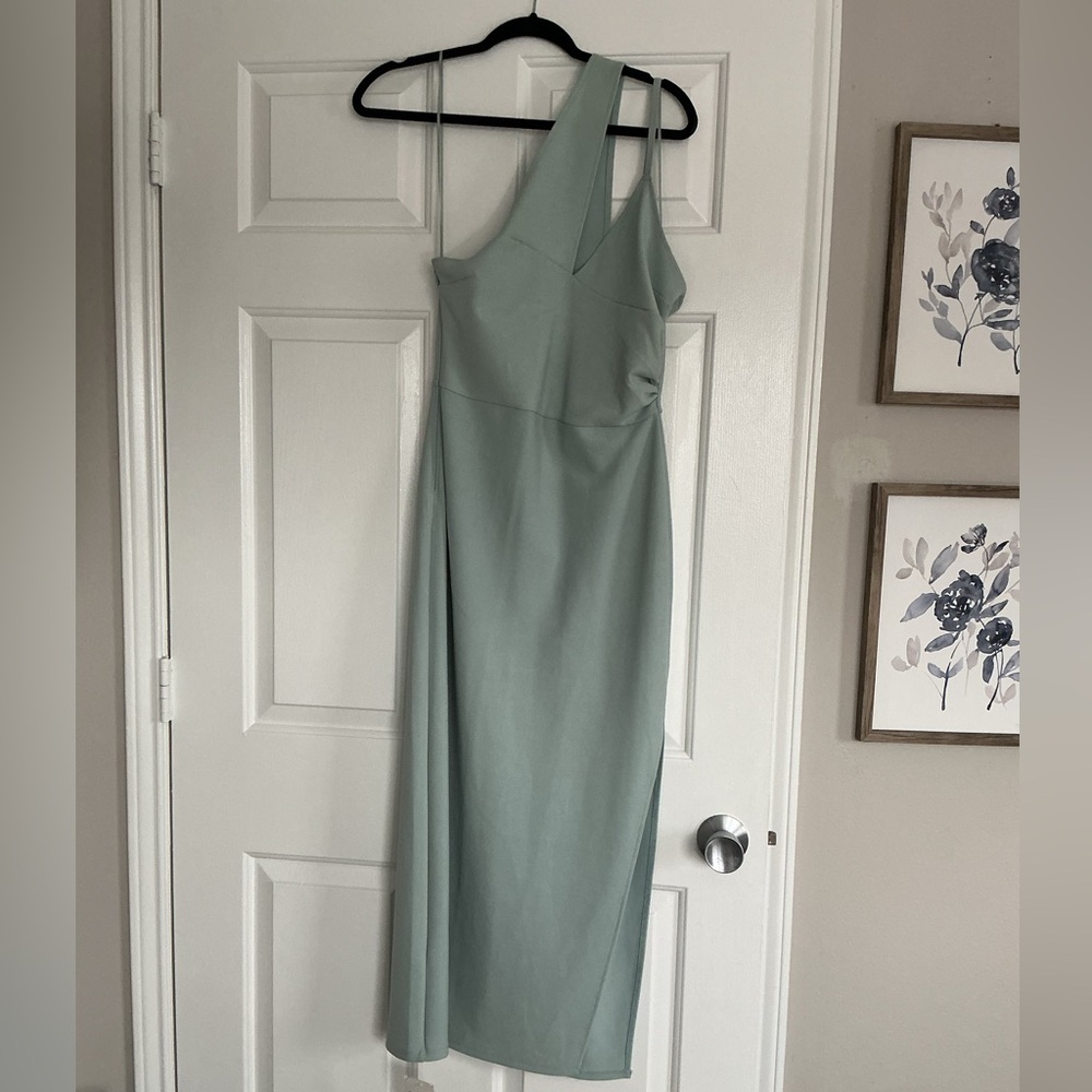 NWT Abercrombie One-Shoulder Midi Dress – Size M